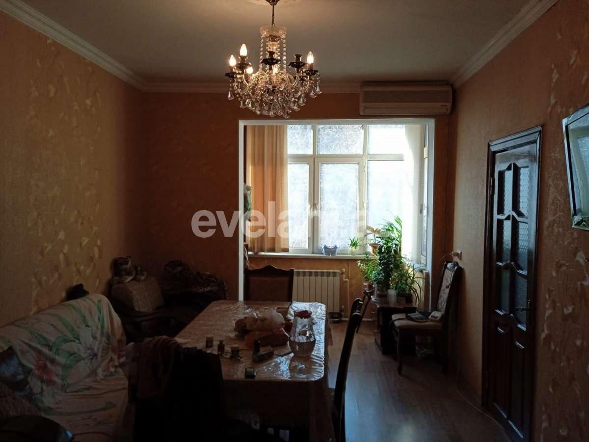 Sale, old building, 3 room, 70 m², Baku, Nasimi r, 2-nd microdistrict d, Memar Ajami m.