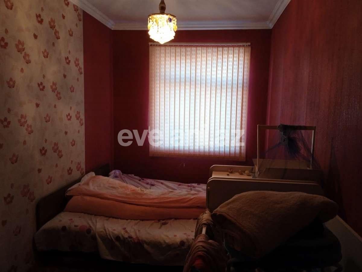 Sale, old building, 3 room, 70 m², Baku, Nasimi r, 2-nd microdistrict d, Memar Ajami m.