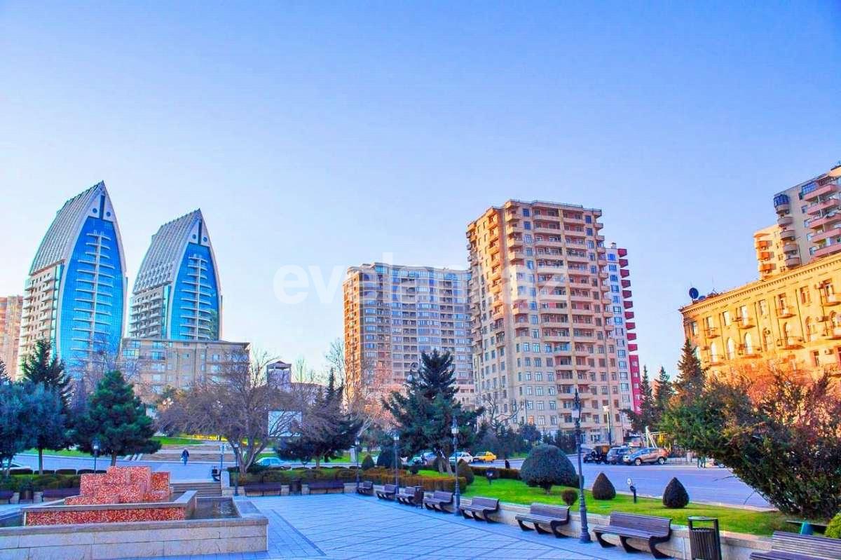 Satılır, yeni tikili, 4 otaqlı, 168 m², Bakı, Yasamal r, Elmlər Akademiyası m.