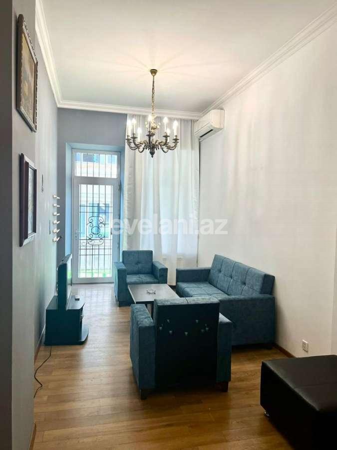 Rent, old building, 3 room, 100 m², Baku, Sabail r, Sahil m.