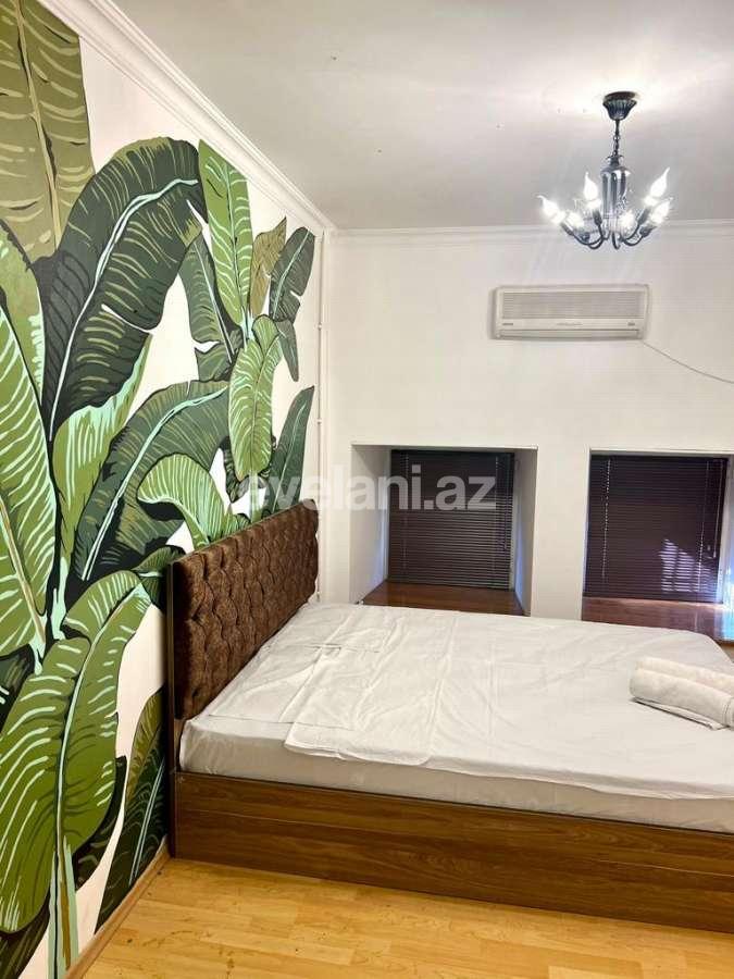 Rent, old building, 3 room, 100 m², Baku, Sabail r, Sahil m.