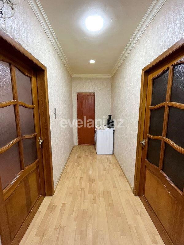 Satılır, köhnə tikili, 3 otaqlı, 55 m², Bakı, Suraxanı r, Yeni Günəşli q, Xalqlar Dostluğu m.