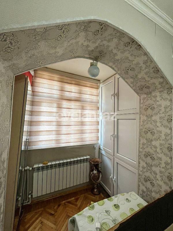 Satılır, köhnə tikili, 3 otaqlı, 55 m², Bakı, Suraxanı r, Yeni Günəşli q, Xalqlar Dostluğu m.