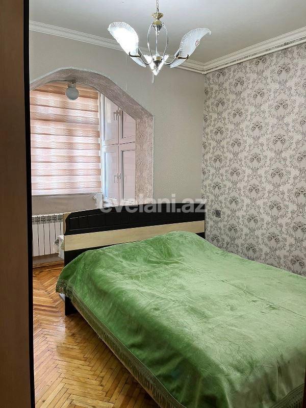 Satılır, köhnə tikili, 3 otaqlı, 55 m², Bakı, Suraxanı r, Yeni Günəşli q, Xalqlar Dostluğu m.