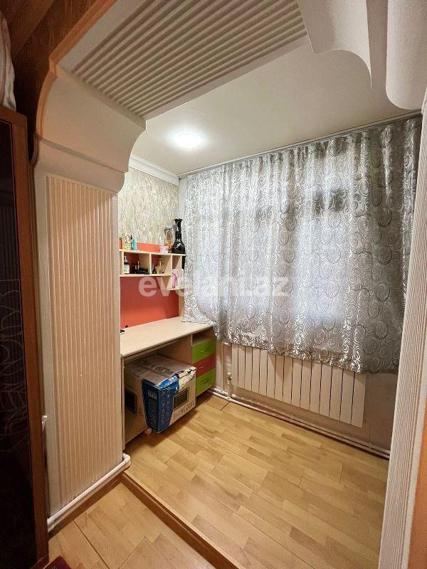 Satılır, köhnə tikili, 3 otaqlı, 55 m², Bakı, Suraxanı r, Yeni Günəşli q, Xalqlar Dostluğu m.