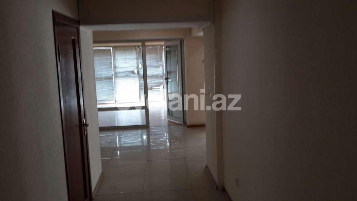 Kirayə verilir, obyekt, 600 m², Bakı, Səbail r, Bayıl q.