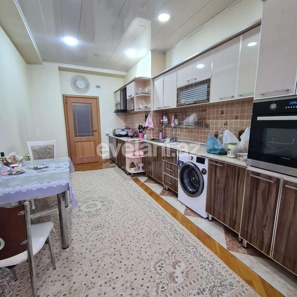 Satılır, yeni tikili, 3 otaqlı, 130 m², Bakı, Nizami r.