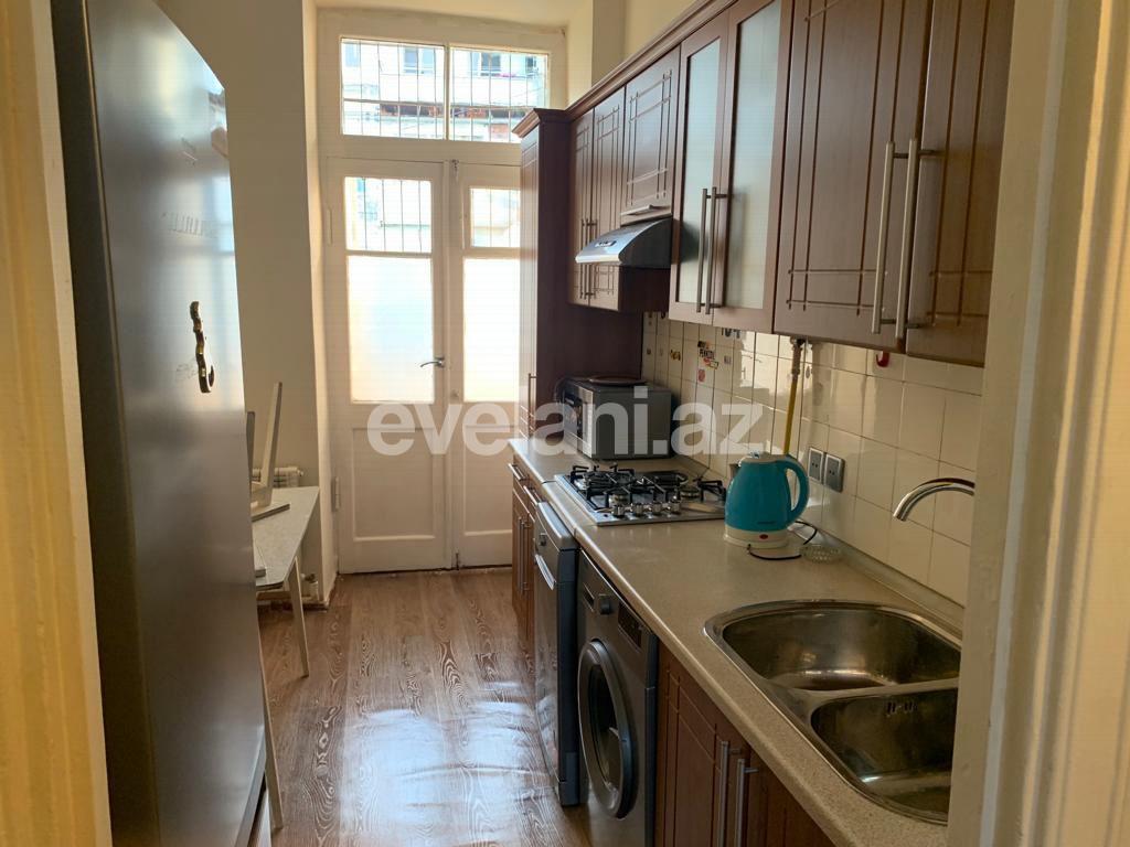 Kirayə verilir, köhnə tikili, 3 otaqlı, 80 m², Bakı, Səbail r, İçəri Şəhər m.