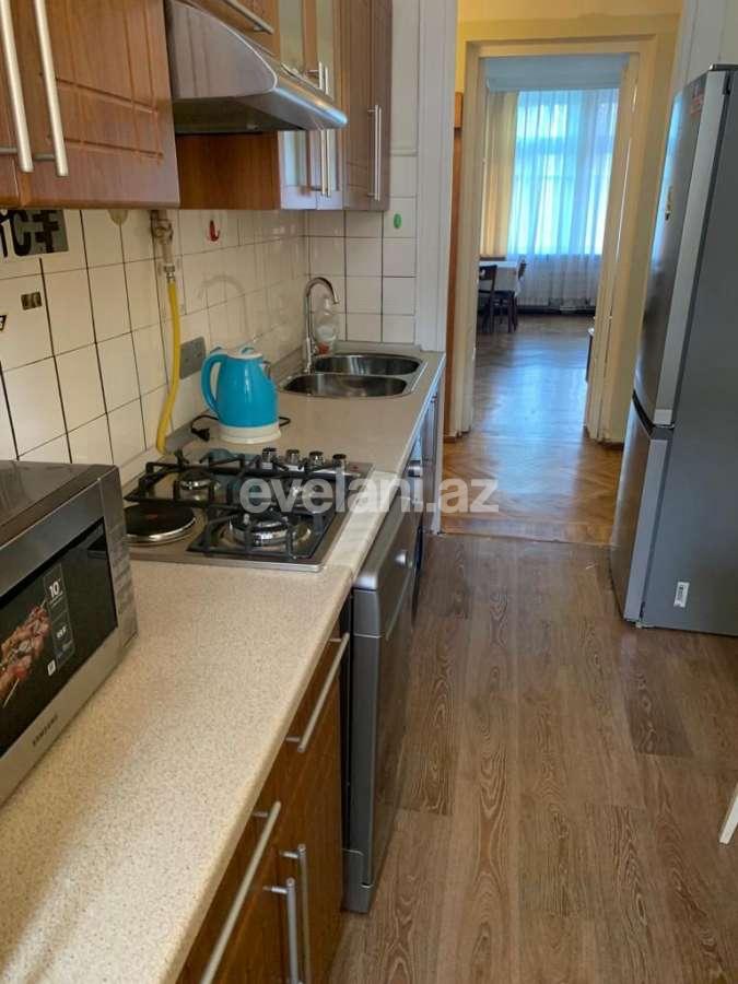 Kirayə verilir, köhnə tikili, 3 otaqlı, 80 m², Bakı, Səbail r, İçəri Şəhər m.