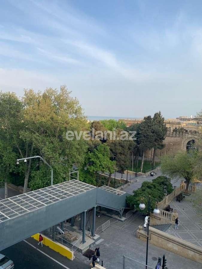 Kirayə verilir, köhnə tikili, 3 otaqlı, 80 m², Bakı, Səbail r, İçəri Şəhər m.