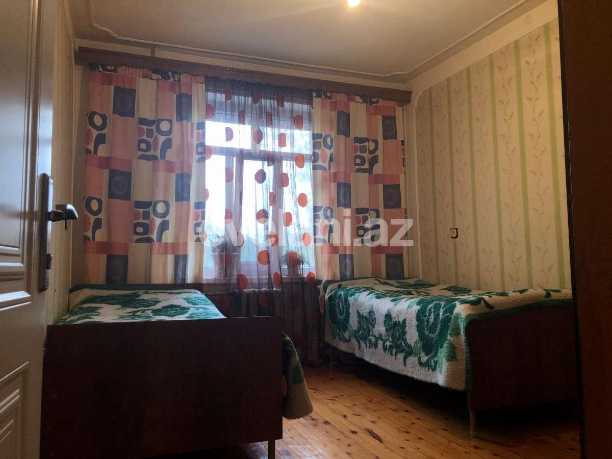 Satılır, köhnə tikili, 5 otaqlı, 109.98 m², Bakı, Suraxanı r, Qaraçuxur q.