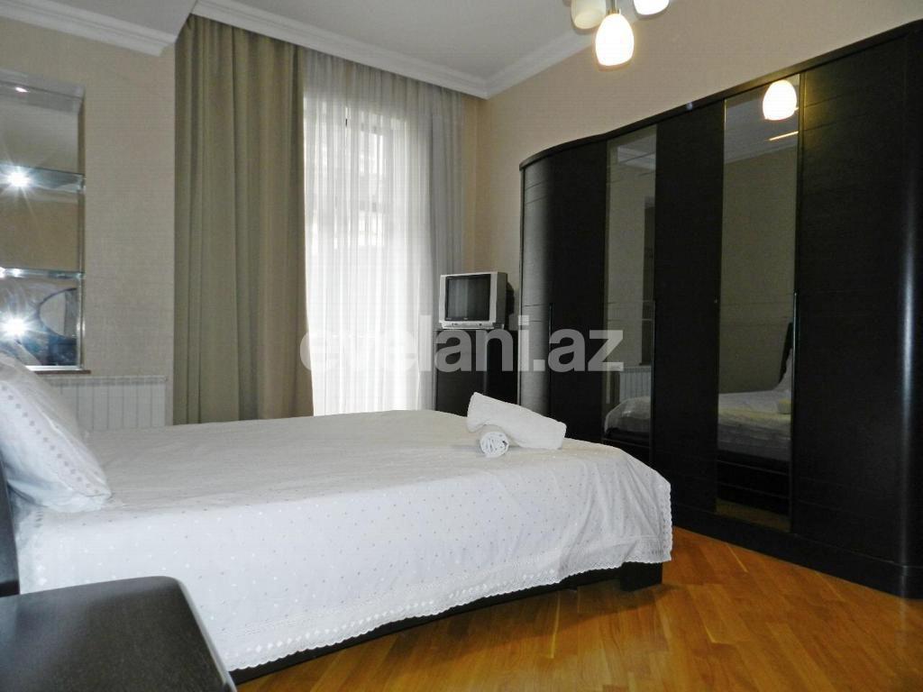 Rent, new building, 4 room, 216 m², Baku, Sabail r, Sahil m.