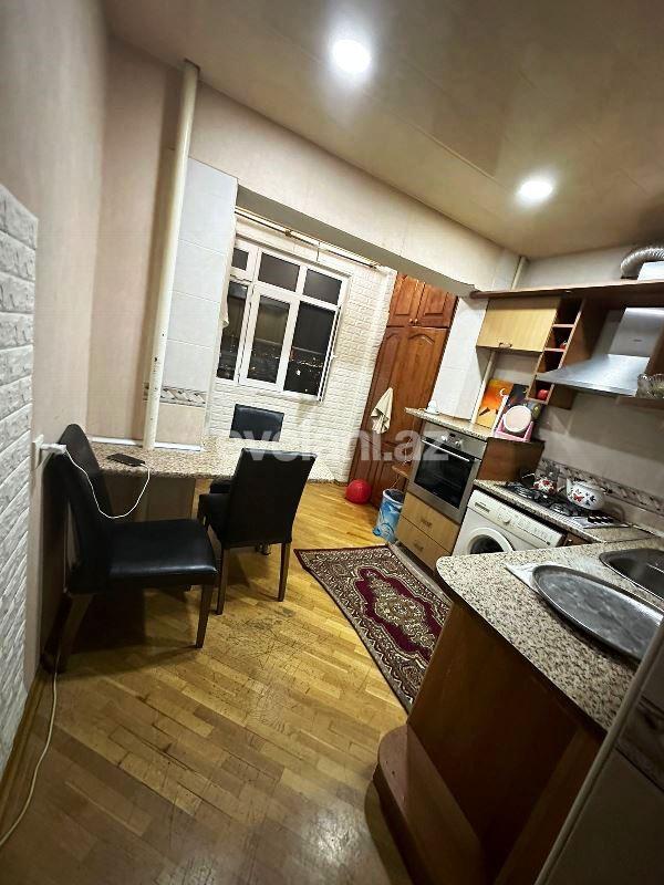 Satılır, köhnə tikili, 3 otaqlı, 80 m², Bakı, Xətai r, Köhnə Günəşli q, Həzi Aslanov m.