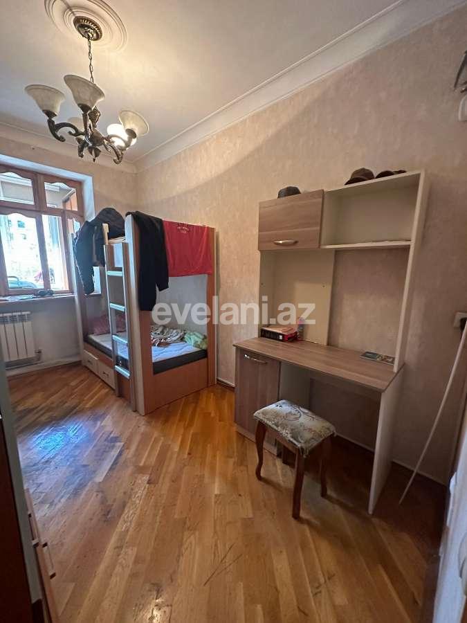 Продаётся, вторичка, 3-комнаты, 65 m², Баку, Ясамальский r, Элмляр Академиясы m.