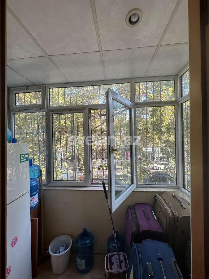 Продаётся, вторичка, 3-комнаты, 65 m², Баку, Ясамальский r, Элмляр Академиясы m.