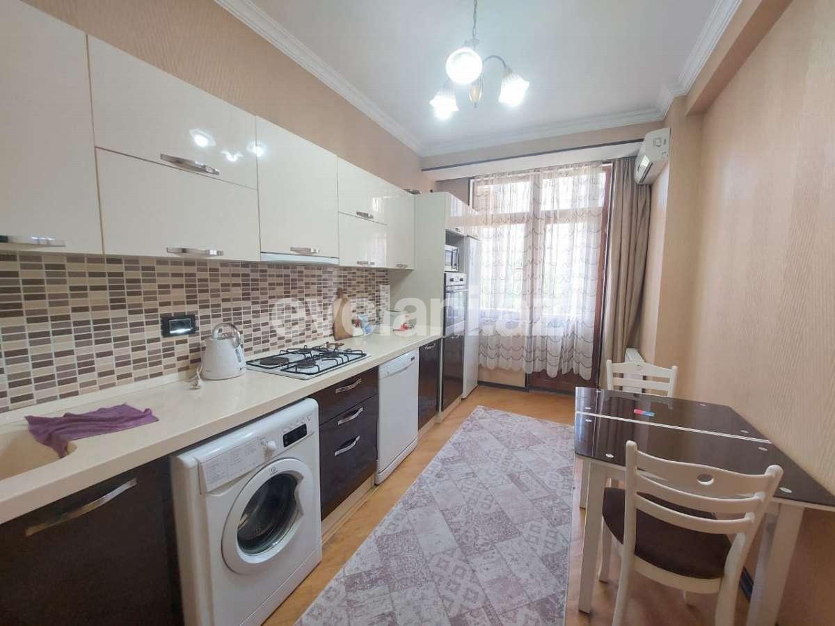 Kirayə verilir, yeni tikili, 2 otaqlı, 90 m², Bakı, Yasamal r, Nizami m.