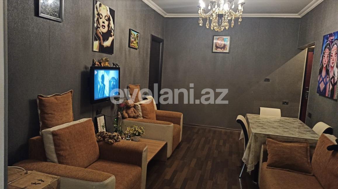 Satılır, köhnə tikili, 3 otaqlı, 50 m², Bakı, Binəqədi r, 7-ci mikrorayon q, Azadlıq prospekti m.