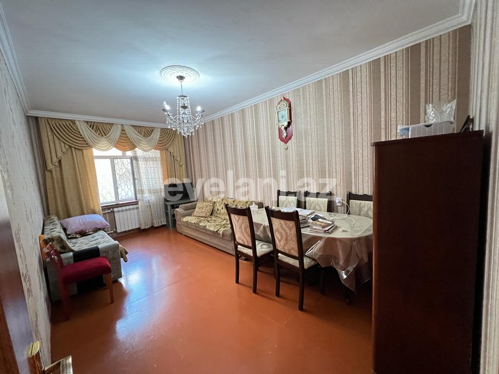 Sale, old building, 4 room, 90 m², Baku, Surakhani r, Yeni Guneshli d, Khalglar Doslugu m.