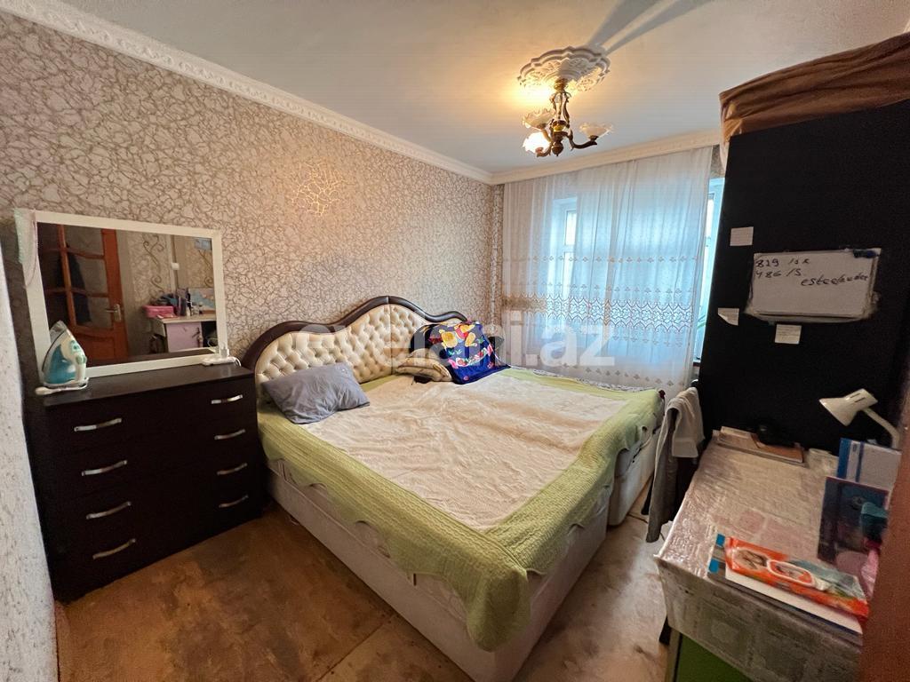 Sale, old building, 4 room, 90 m², Baku, Surakhani r, Yeni Guneshli d, Khalglar Doslugu m.