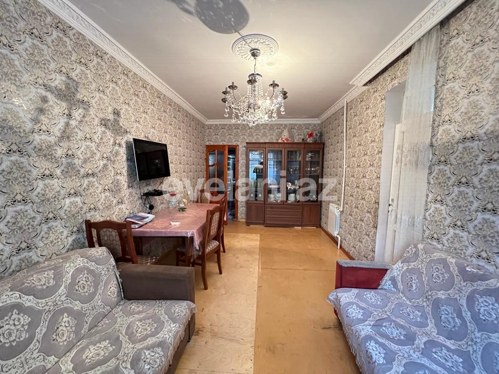 Sale, old building, 4 room, 90 m², Baku, Surakhani r, Yeni Guneshli d, Khalglar Doslugu m.