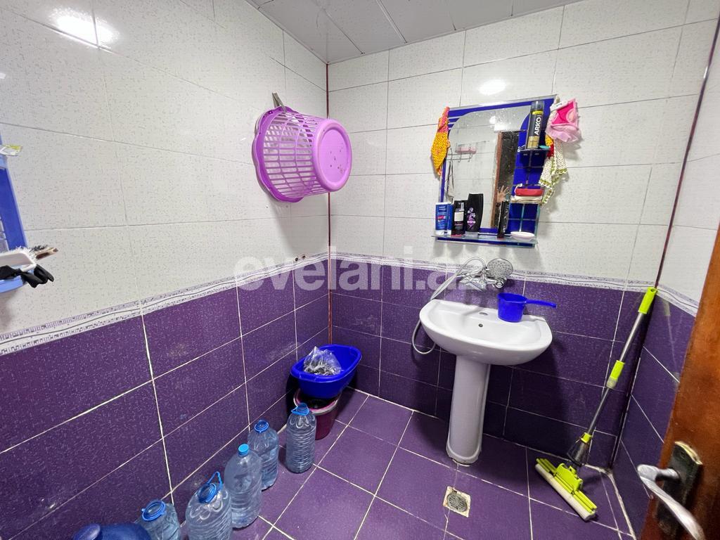 Sale, old building, 4 room, 90 m², Baku, Surakhani r, Yeni Guneshli d, Khalglar Doslugu m.