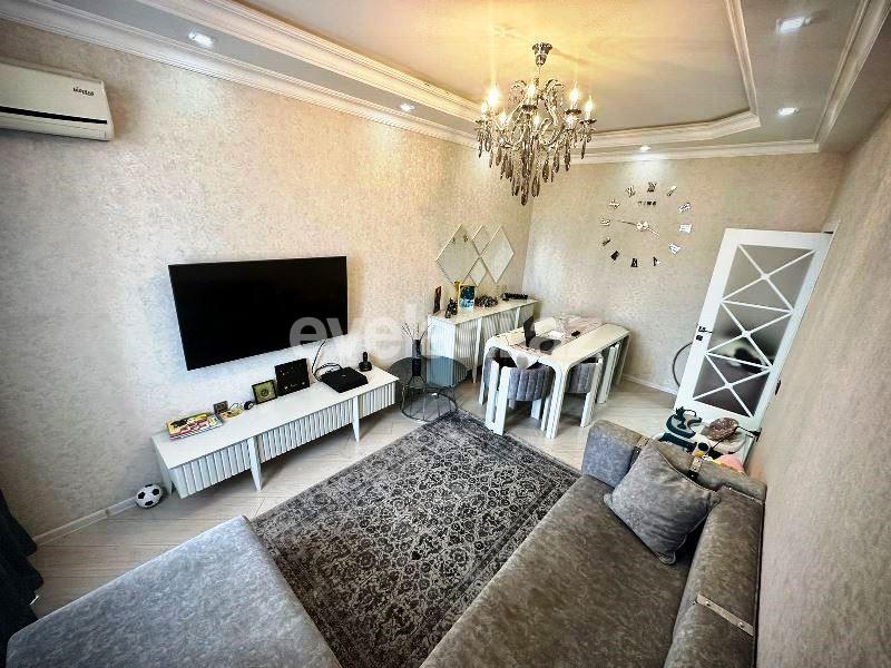 Satılır, yeni tikili, 2 otaqlı, 70 m², Bakı, Xətai r, Əhmədli q, Xalqlar Dostluğu m.