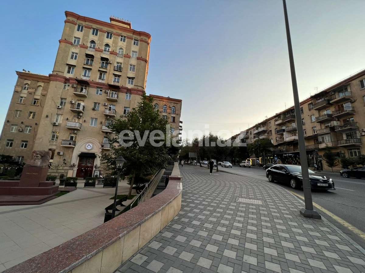 Sale, old building, 2 room, 63.6 m², Baku, Yasamal r, Nizami m.