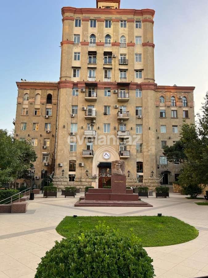 Sale, old building, 2 room, 63.6 m², Baku, Yasamal r, Nizami m.