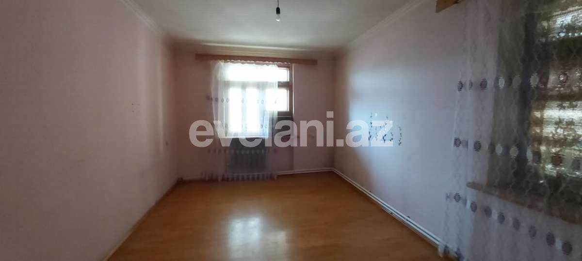 Satılır, köhnə tikili, 4 otaqlı, 120 m², Bakı, Yasamal r, Elmlər Akademiyası m.