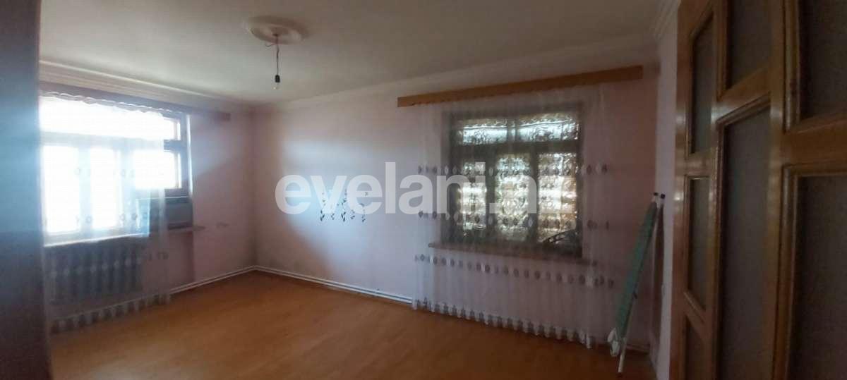 Satılır, köhnə tikili, 4 otaqlı, 120 m², Bakı, Yasamal r, Elmlər Akademiyası m.