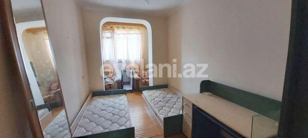 Satılır, köhnə tikili, 4 otaqlı, 120 m², Bakı, Yasamal r, Elmlər Akademiyası m.