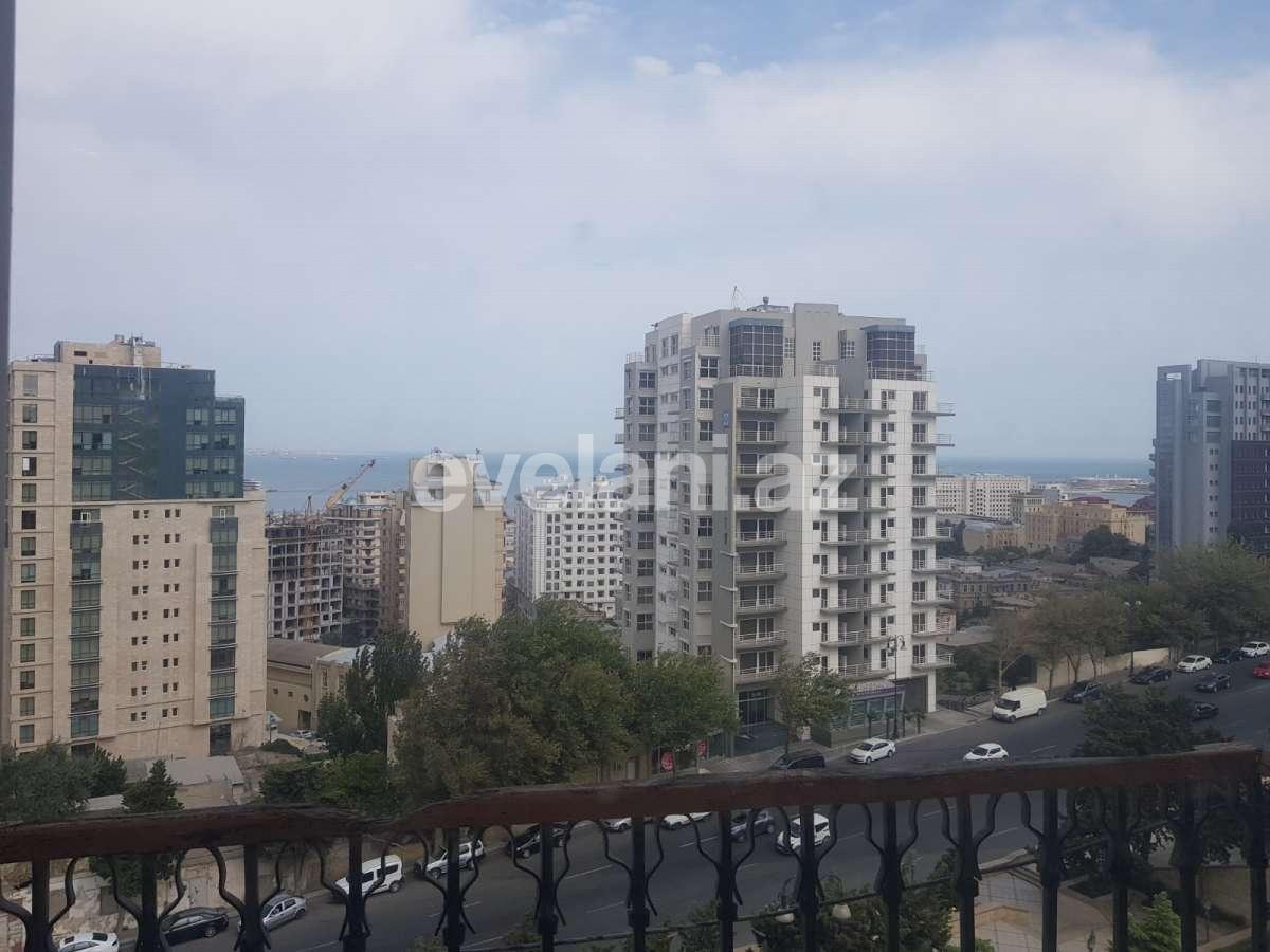 Satılır, köhnə tikili, 5 otaqlı, 200 m², Bakı, Yasamal r.