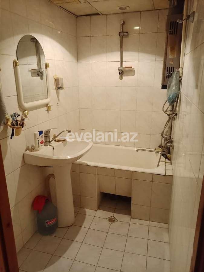Kirayə verilir, köhnə tikili, 2 otaqlı, 42 m², Bakı, Binəqədi r, 7-ci mikrorayon q, Azadlıq prospekti m.