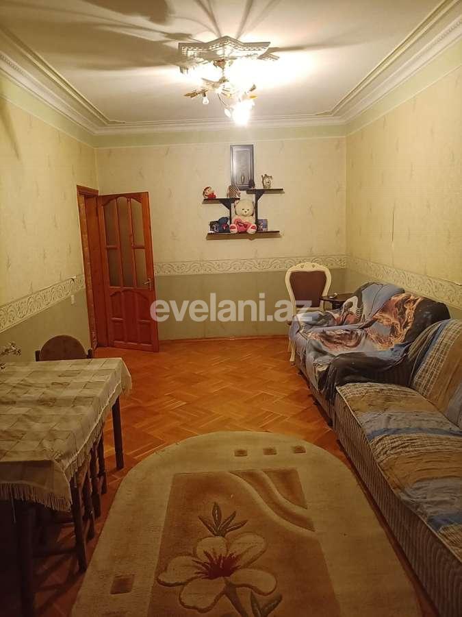 Kirayə verilir, köhnə tikili, 2 otaqlı, 42 m², Bakı, Binəqədi r, 7-ci mikrorayon q, Azadlıq prospekti m.