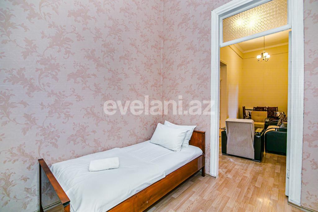 Sale, old building, 3 room, 100 m², Baku, Sabail r.