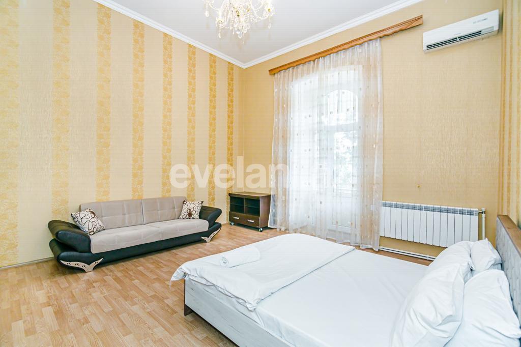 Sale, old building, 3 room, 100 m², Baku, Sabail r.