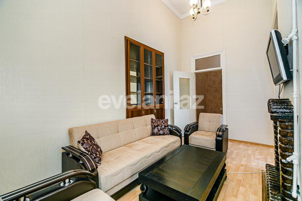 Sale, old building, 3 room, 100 m², Baku, Sabail r.