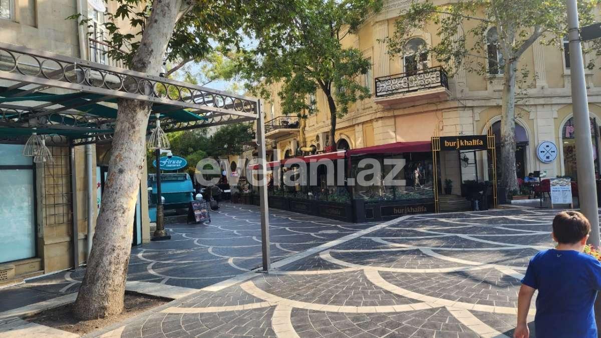 Sale, old building, 3 room, 100 m², Baku, Sabail r.