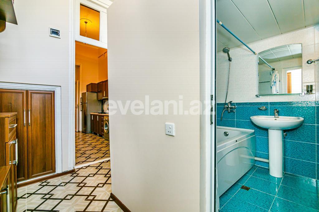 Sale, old building, 3 room, 100 m², Baku, Sabail r.