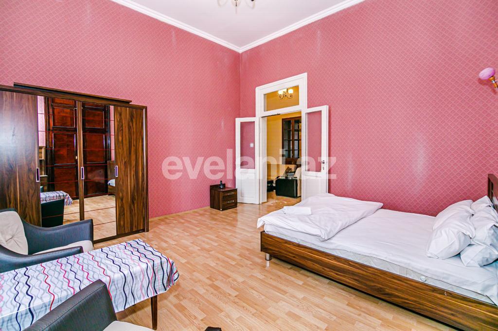 Sale, old building, 3 room, 100 m², Baku, Sabail r.