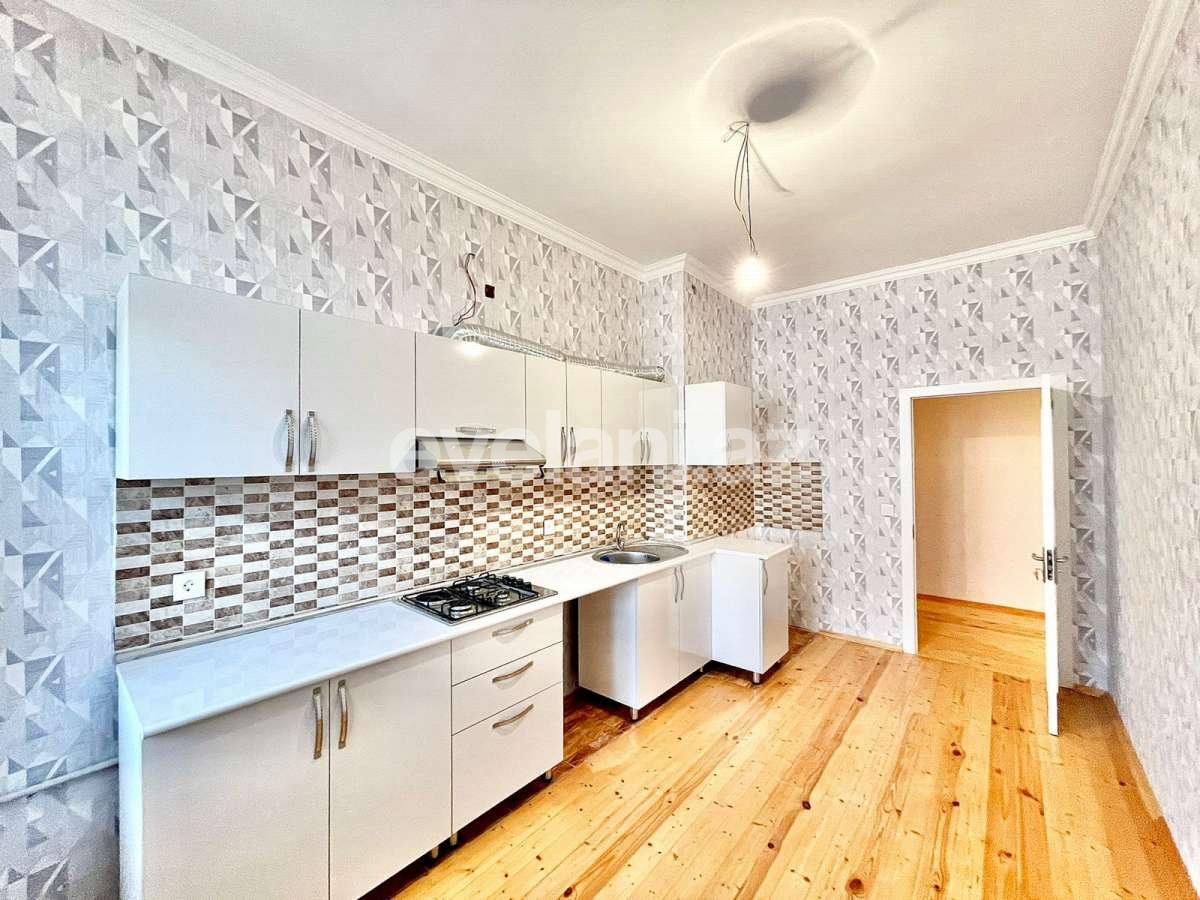 Satılır, yeni tikili, 4 otaqlı, 133 m², Bakı, Nizami r, Qara Qarayev m.