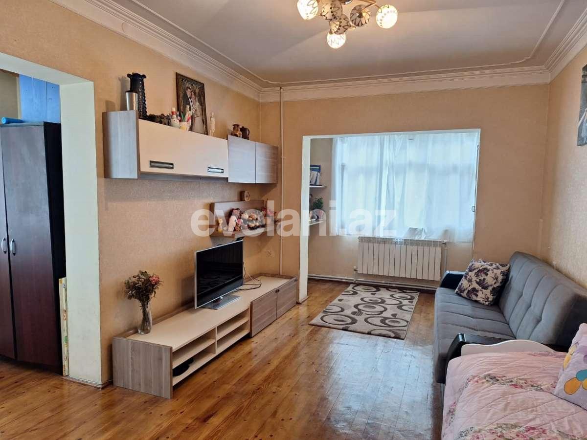 Satılır, köhnə tikili, 2 otaqlı, 65 m², Bakı, Xətai r, Həzi Aslanov m.