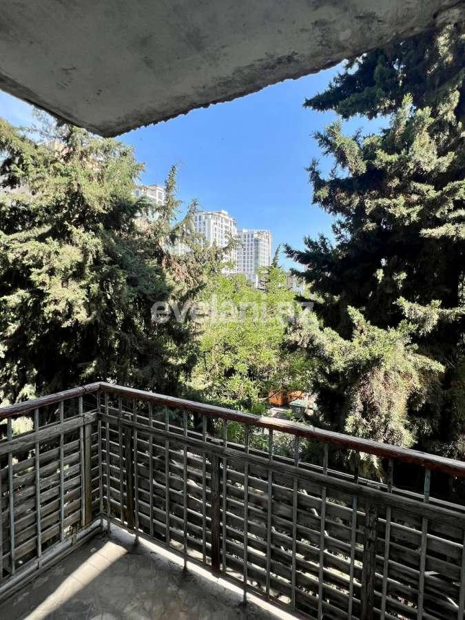 Sale, old building, 3 room, 85 m², Baku, Yasamal r, Elmlar Akademiyası m.
