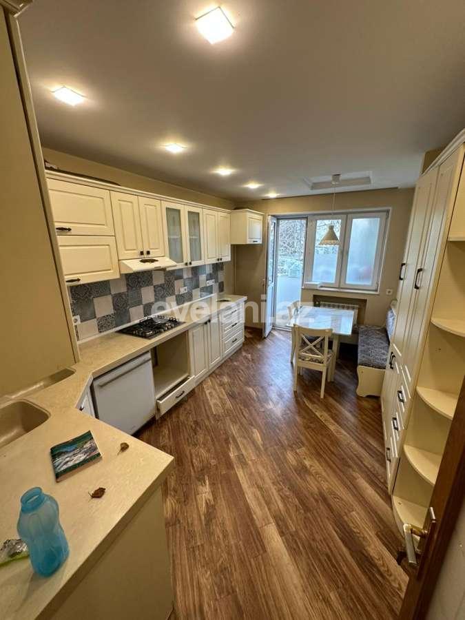 Продаётся, вторичка, 4-комнаты, 100 m², Баку, Ясамальский r, Элмляр Академиясы m.