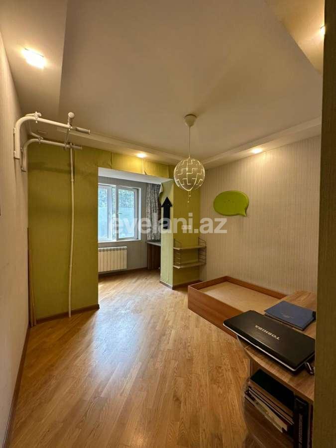 Продаётся, вторичка, 4-комнаты, 100 m², Баку, Ясамальский r, Элмляр Академиясы m.