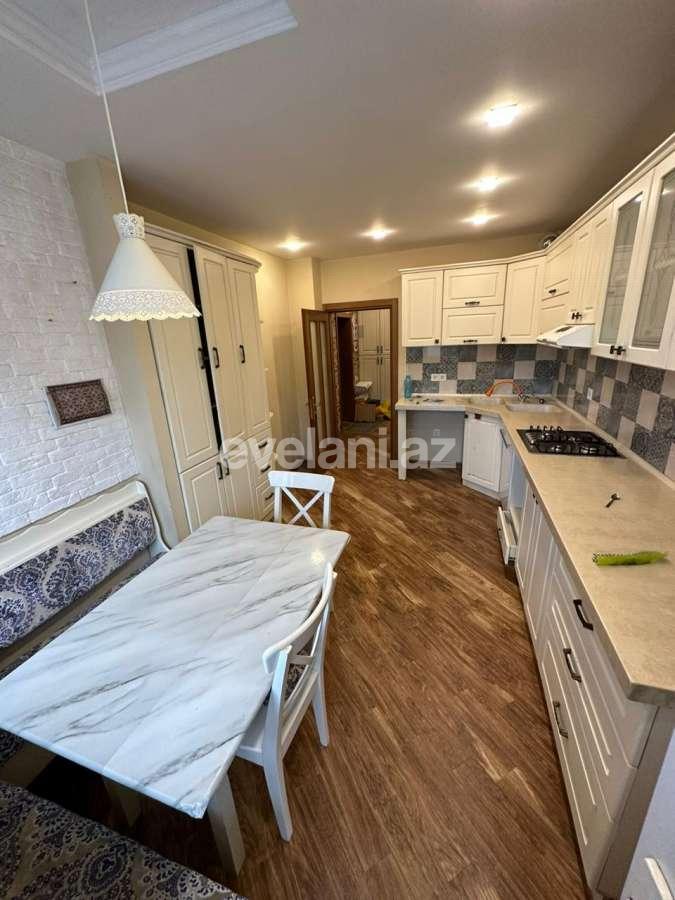 Продаётся, вторичка, 4-комнаты, 100 m², Баку, Ясамальский r, Элмляр Академиясы m.