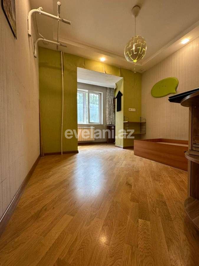 Продаётся, вторичка, 4-комнаты, 100 m², Баку, Ясамальский r, Элмляр Академиясы m.