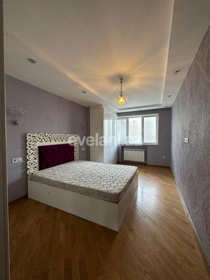 Продаётся, вторичка, 4-комнаты, 100 m², Баку, Ясамальский r, Элмляр Академиясы m.