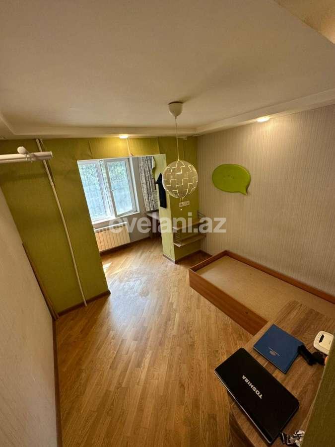 Продаётся, вторичка, 4-комнаты, 100 m², Баку, Ясамальский r, Элмляр Академиясы m.