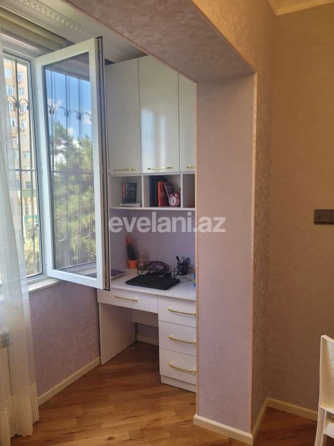 Satılır, köhnə tikili, 4 otaqlı, 150 m², Bakı, Binəqədi r, 9-cu mikrorayon q.